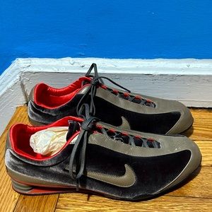 NWOT NIKE sneakers